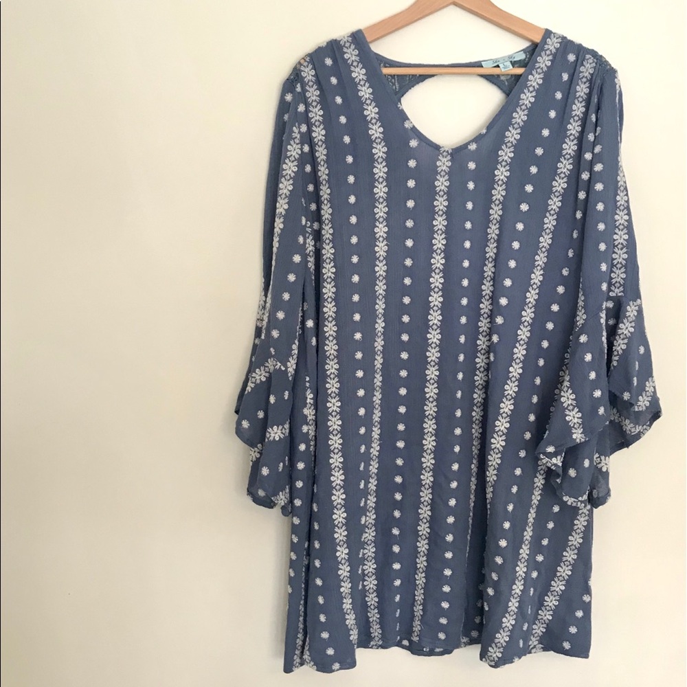 She + Sky Bell Sleeve Lace Detail Tunic Dress